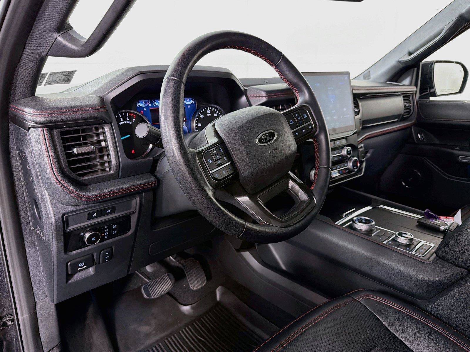 Used 2024 Ford Expedition Limited AWD/4WD image 16