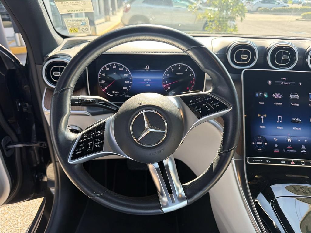 Used 2024 Mercedes-Benz GLC 300 4MATIC image 22