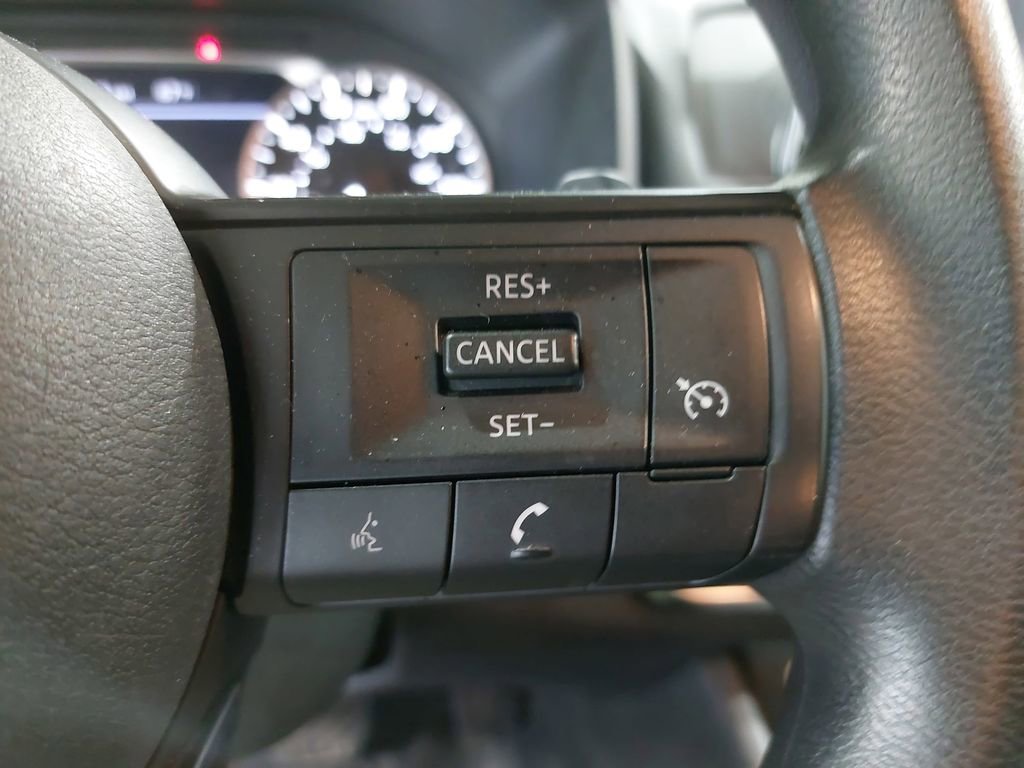 Used 2023 Nissan Rogue S image 17