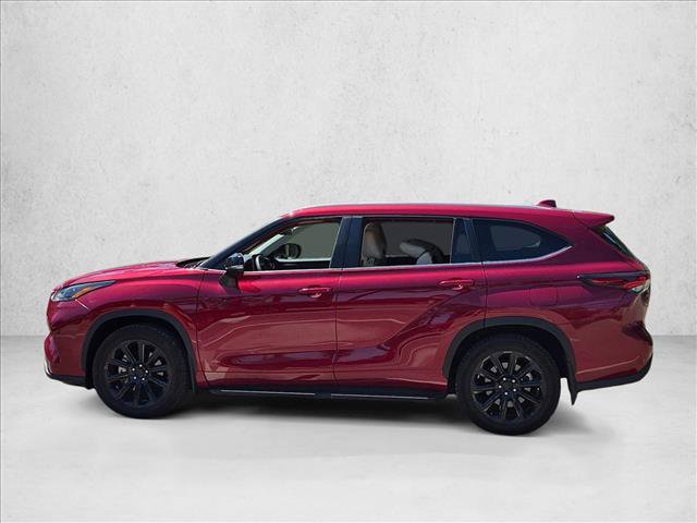 Used 2024 Toyota Highlander XLE FWD image 7