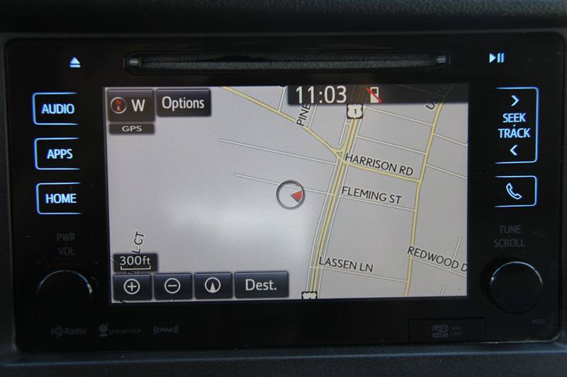 Used 2016 Toyota Sienna XLE w/ XLE Navigation Package FWD image 32