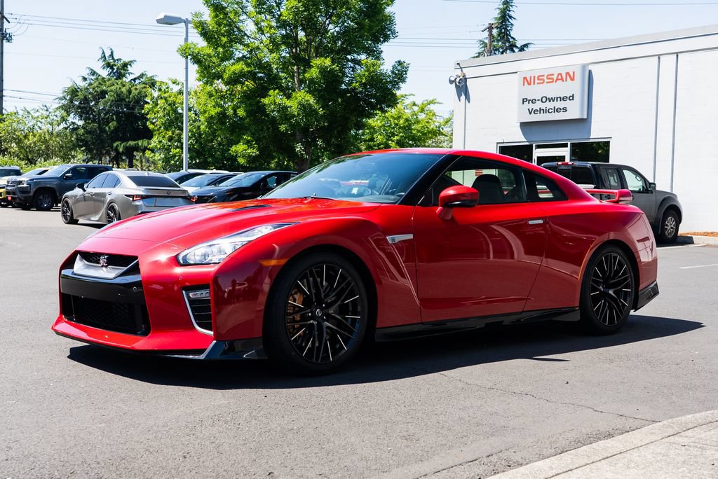 Used 2020 Nissan GT-R Premium w/ Premium Interior Package AWD/4WD image 3