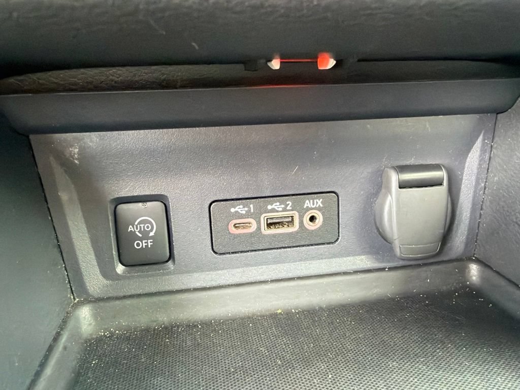 Used 2024 Nissan Sentra SV FWD image 17