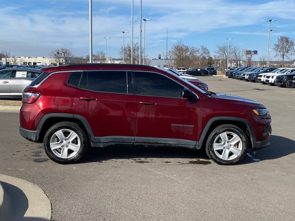 Used 2022 Jeep Compass Latitude FWD image 8