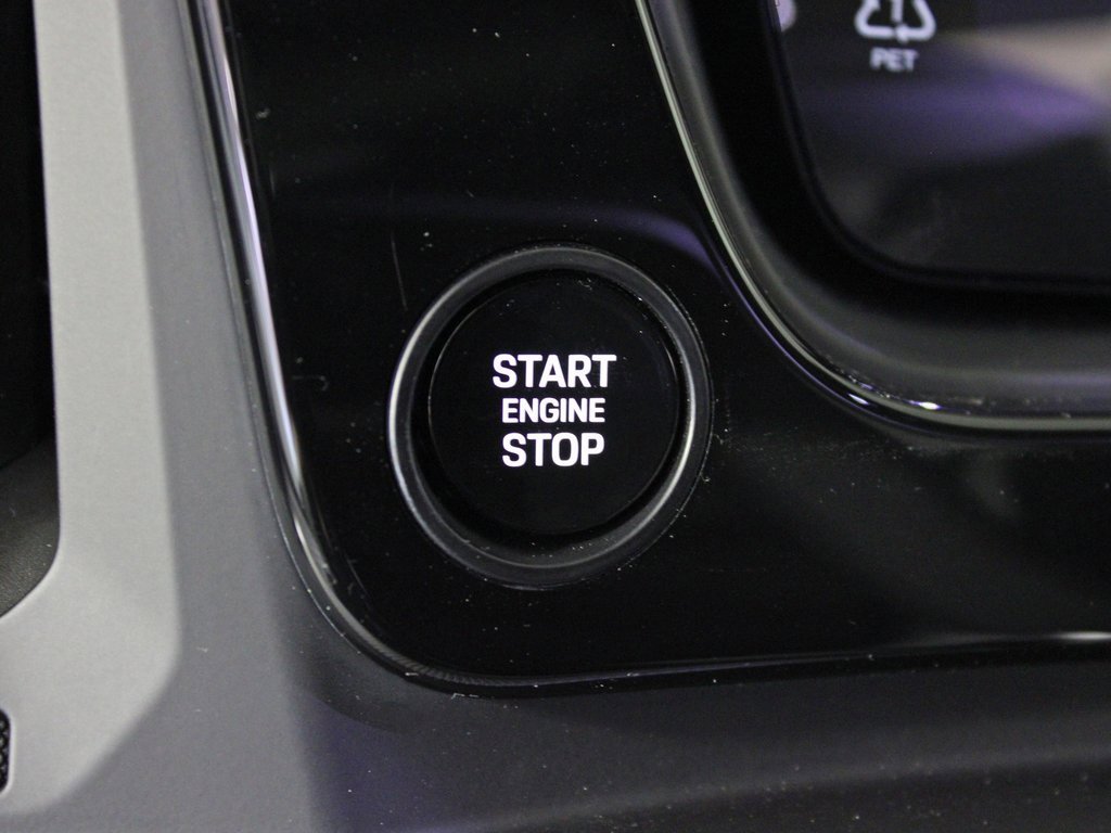 Used 2025 Porsche Cayenne image 21