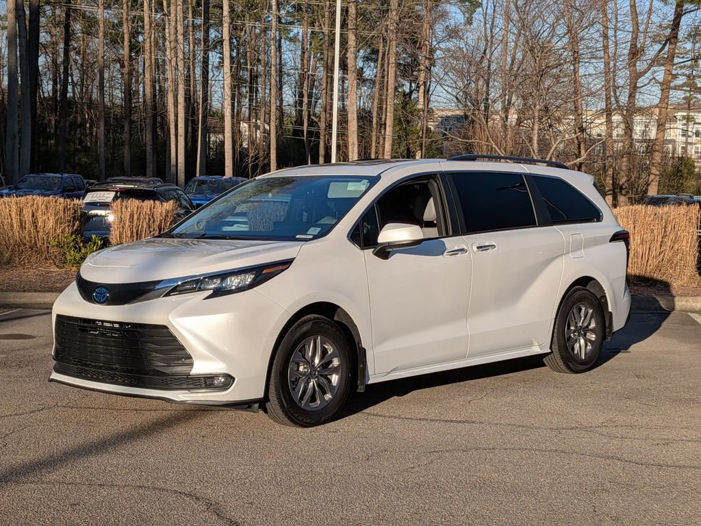 Used 2025 Toyota Sienna XLE w/ XLE Plus Package