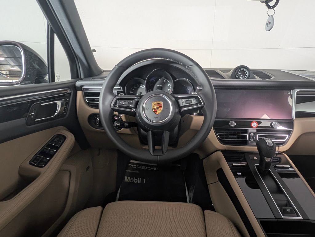 New 2026 Porsche Macan image 21