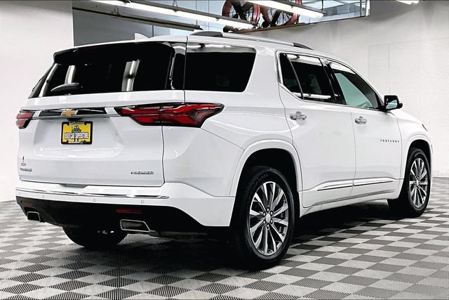 Used 2022 Chevrolet Traverse Premier FWD image 12
