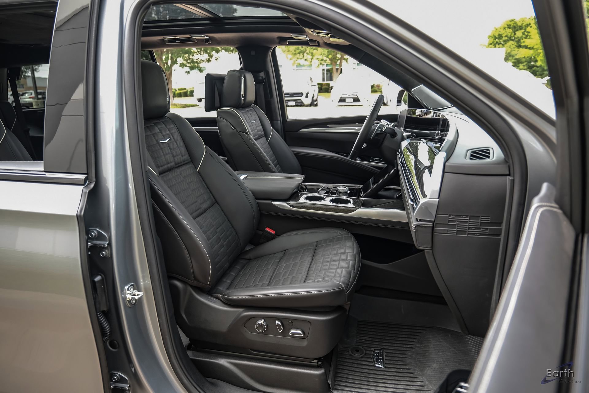 Used 2025 Cadillac Escalade V w/ LPO, Floor Liner Package AWD/4WD image 39