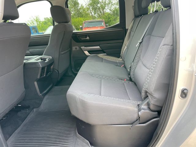 Used 2022 Toyota Tundra SR5 w/ SR5 Convenience Package AWD/4WD image 28