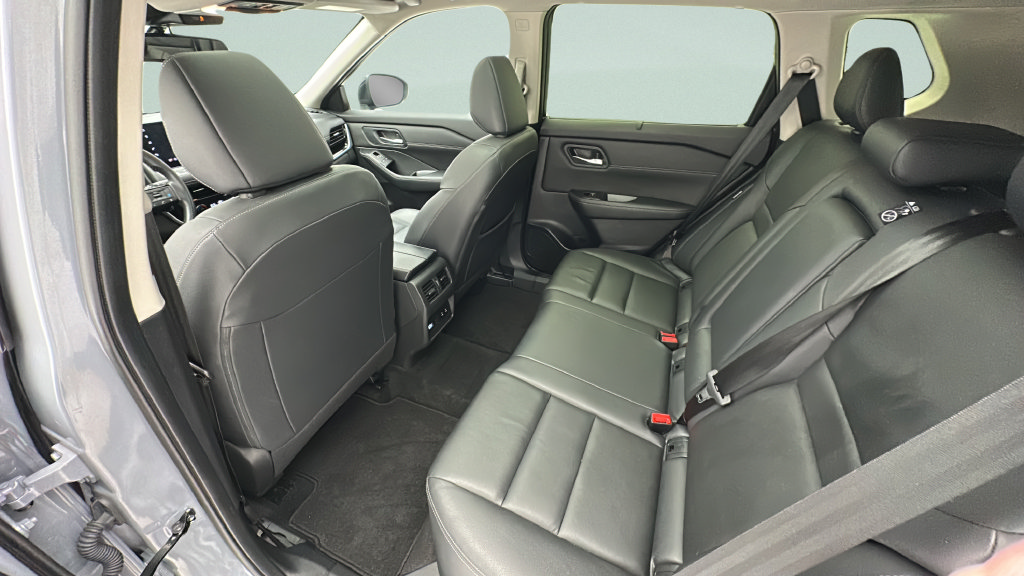Used 2024 Nissan Rogue SL w/ SL Premium Package AWD/4WD image 9