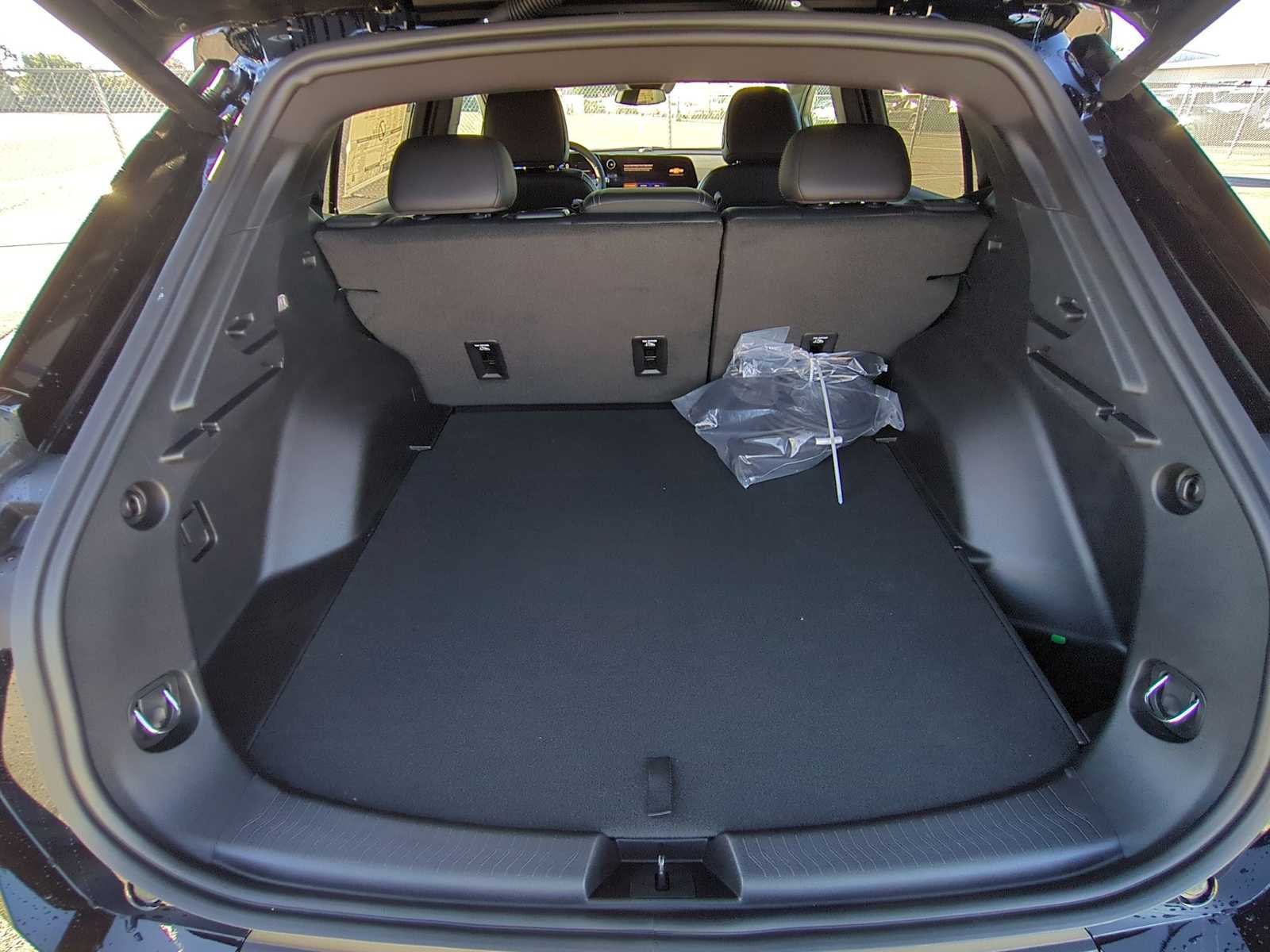 New 2026 Chevrolet Equinox EV LT AWD/4WD image 25