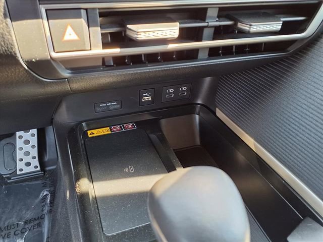 Used 2025 Toyota Camry SE image 16