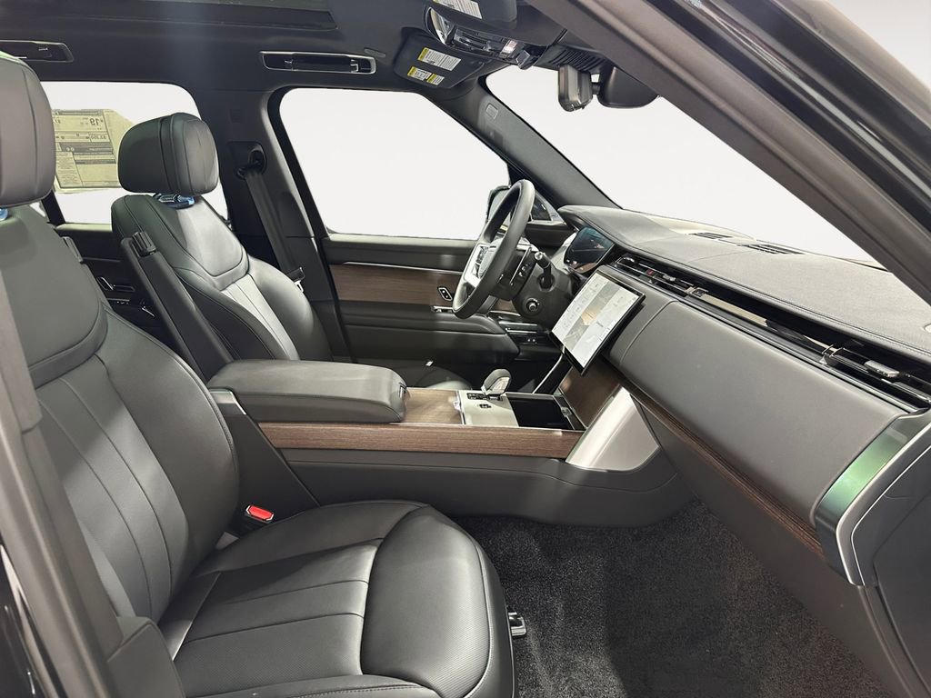 New 2025 Land Rover Range Rover SE image 14