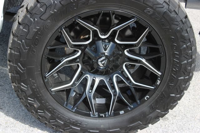 Used 2023 RAM 1500 Laramie AWD/4WD image 16