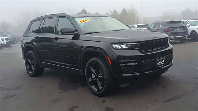 Used 2024 Jeep Grand Cherokee L Limited w/ Black Appearance Package image 5