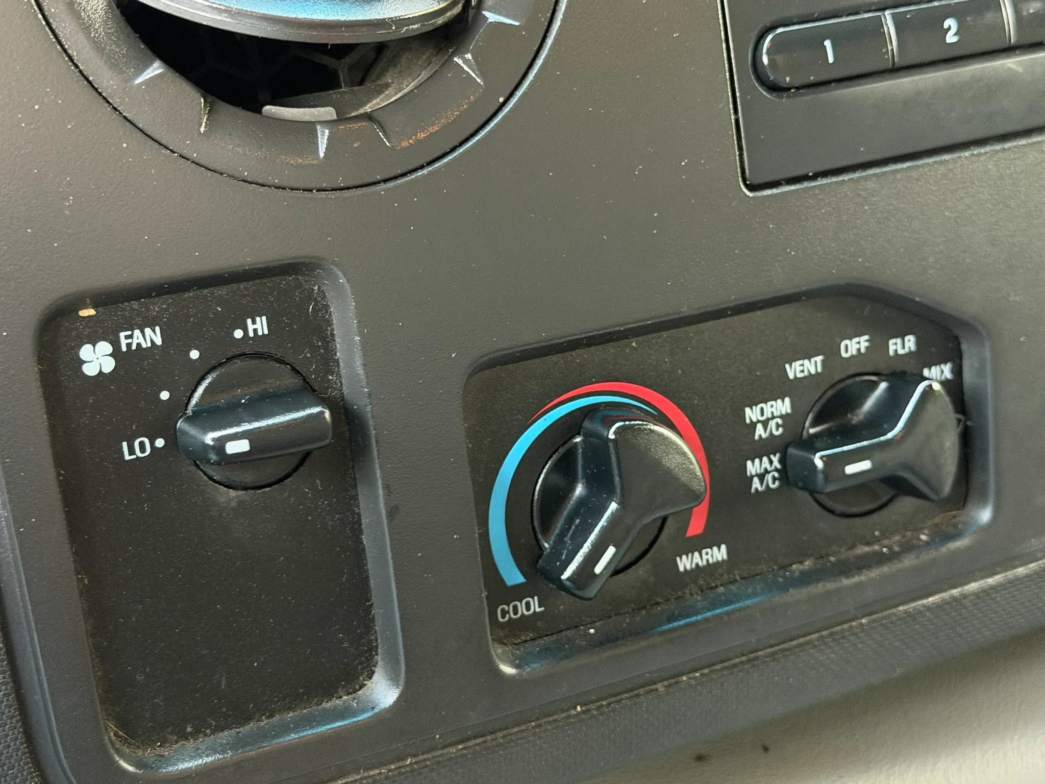 Used 2016 Ford E-350 and Econoline 350 Super Duty RWD image 26