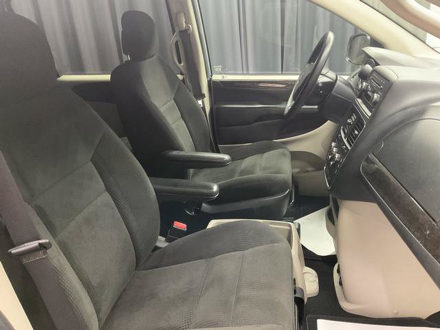 Used 2016 Dodge Grand Caravan SE w/ Quick Order Package 29E SE FWD image 17