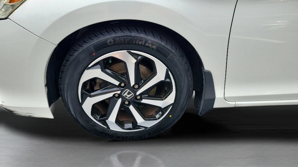 Used 2017 Honda Accord EX image 25