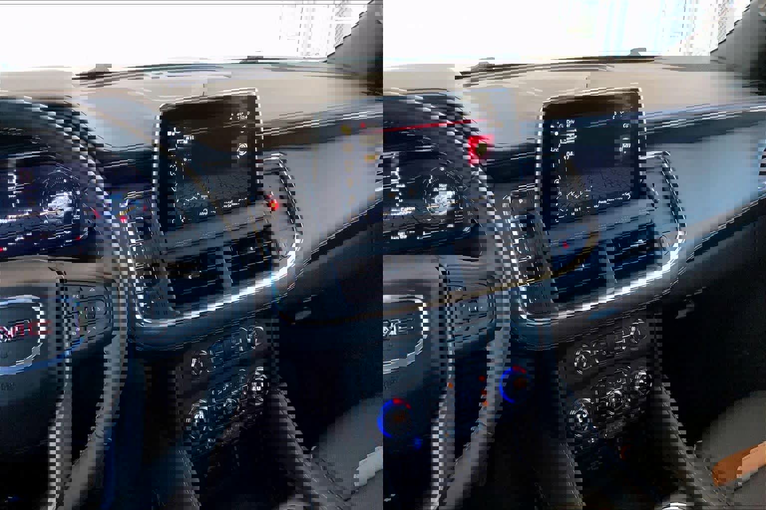 Used 2024 GMC Yukon AT4 w/ AT4 Premium Package image 7