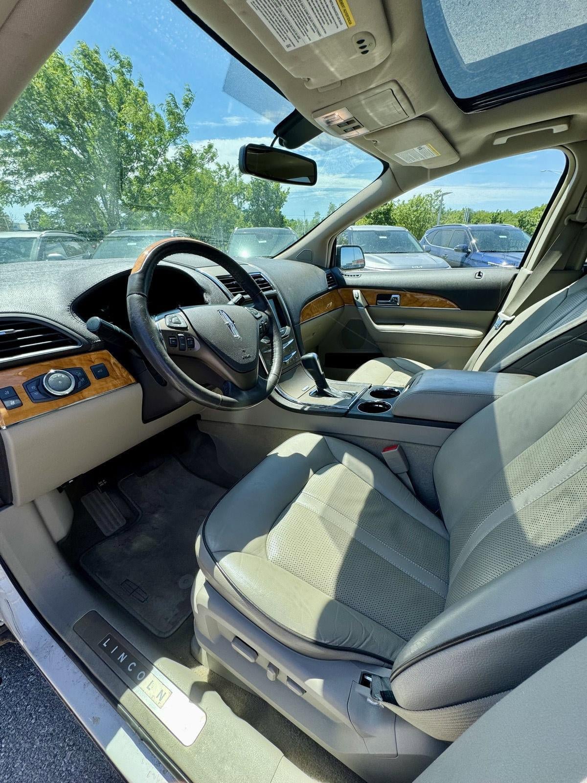 Used 2015 Lincoln MKX FWD w/ Equipment Group 101A image 17