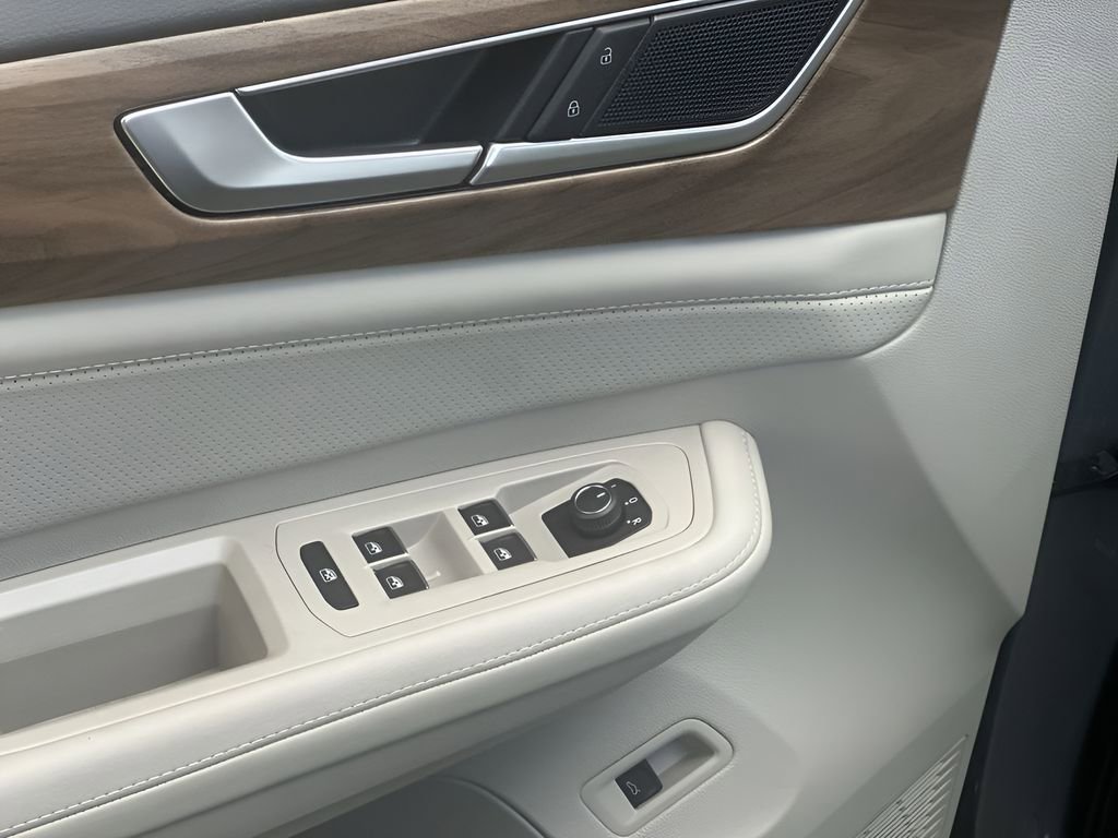 New 2026 Volkswagen Atlas SE image 13