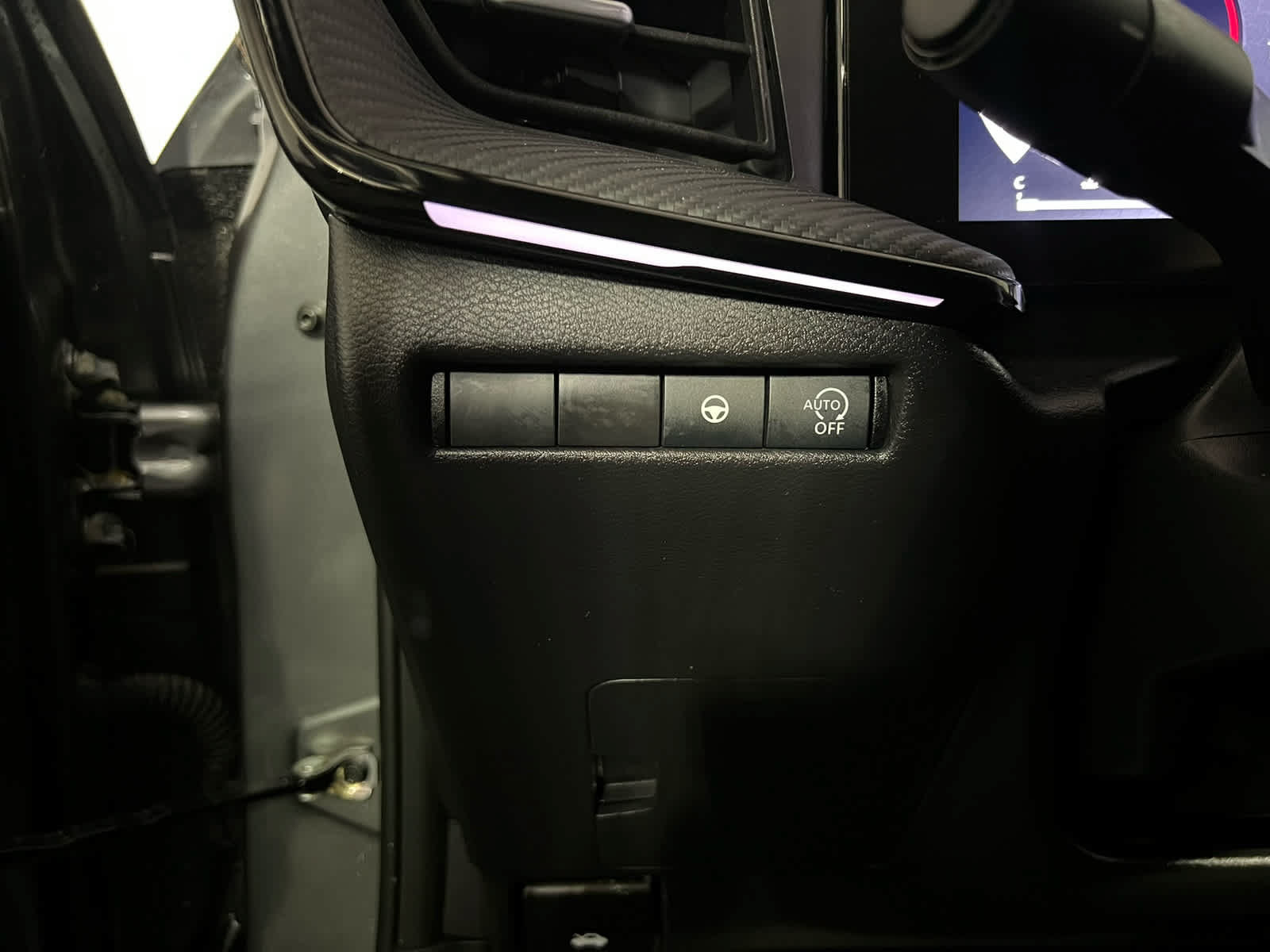 Used 2025 Nissan Kicks SR FWD image 19