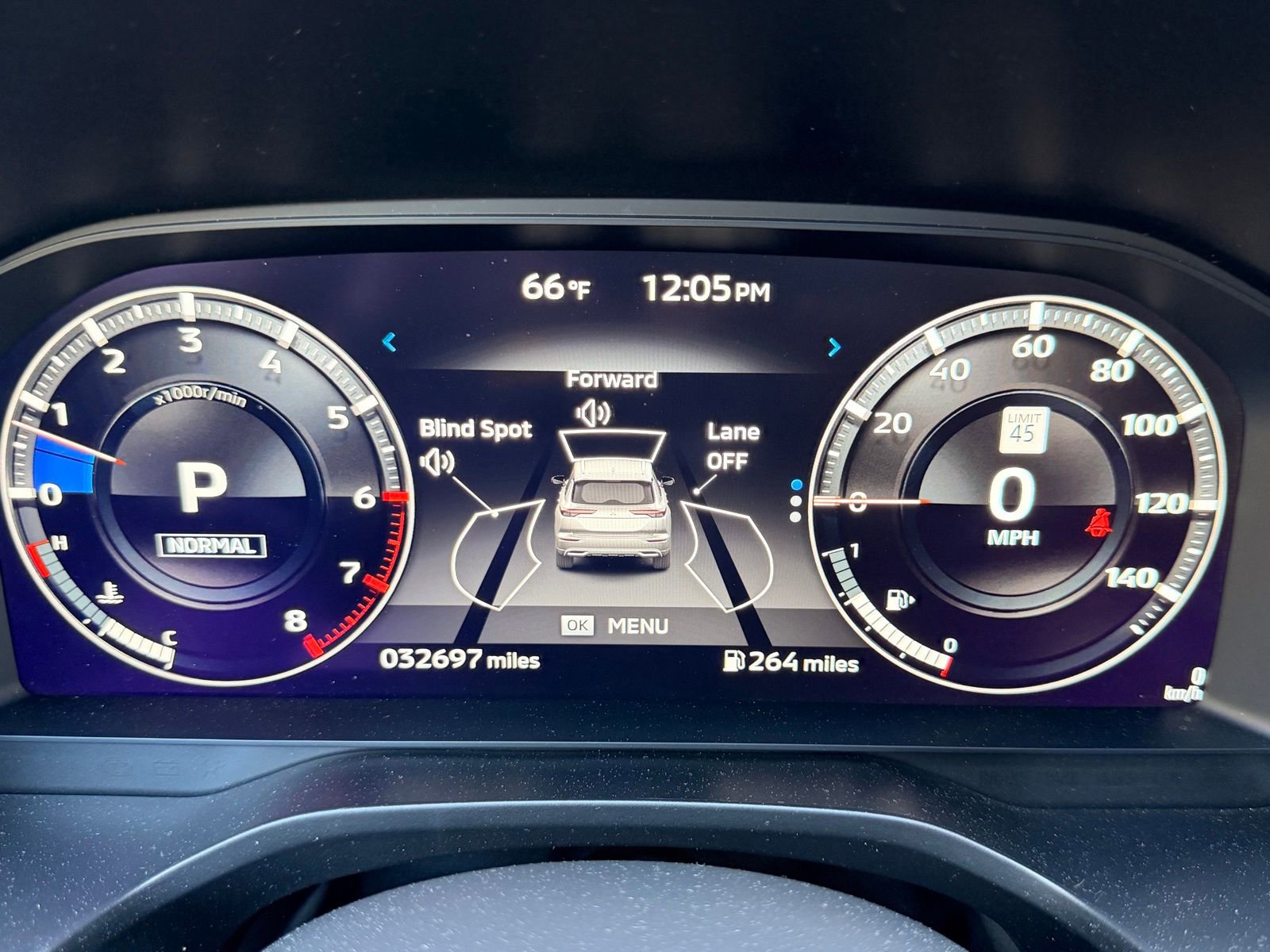 Used 2024 Mitsubishi Outlander AWD image 26