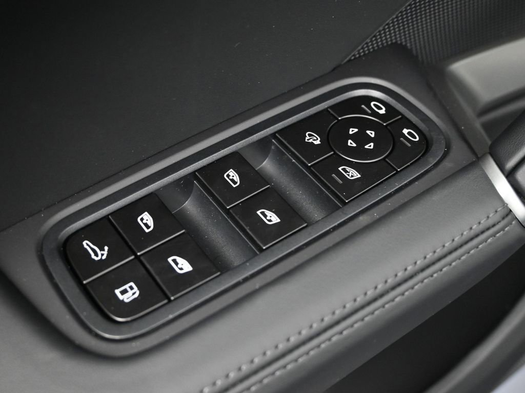 New 2026 Porsche Cayenne S image 19