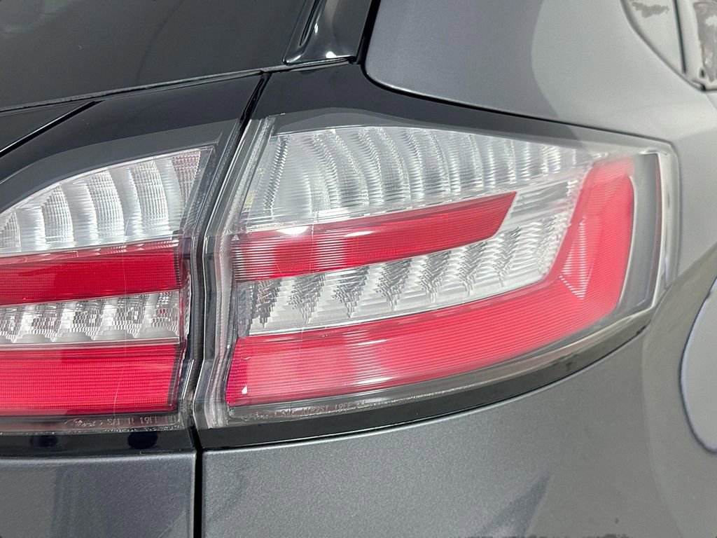 Used 2021 Ford Edge ST-Line FWD image 32