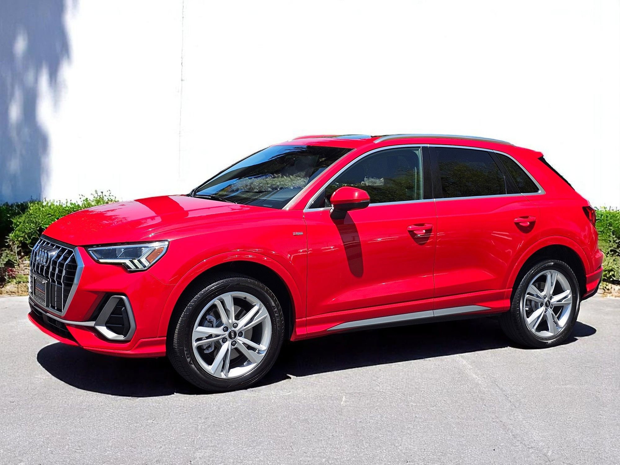 Used 2023 Audi Q3 2.0T Premium w/ 19" Wheel Package AWD/4WD image 9