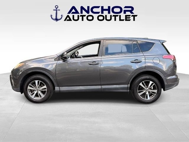 Used 2018 Toyota RAV4 XLE AWD/4WD image 5