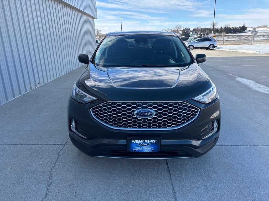 Used 2024 Ford Edge SEL w/ Convenience Package AWD/4WD image 2