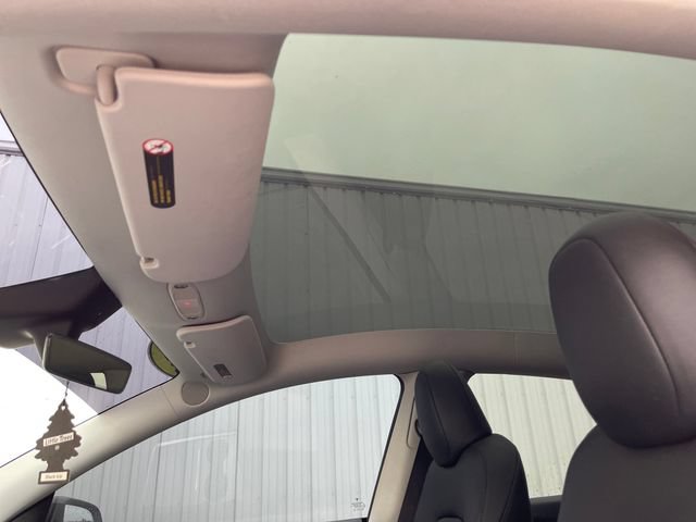 Used 2023 Tesla Model Y Performance AWD/4WD image 21