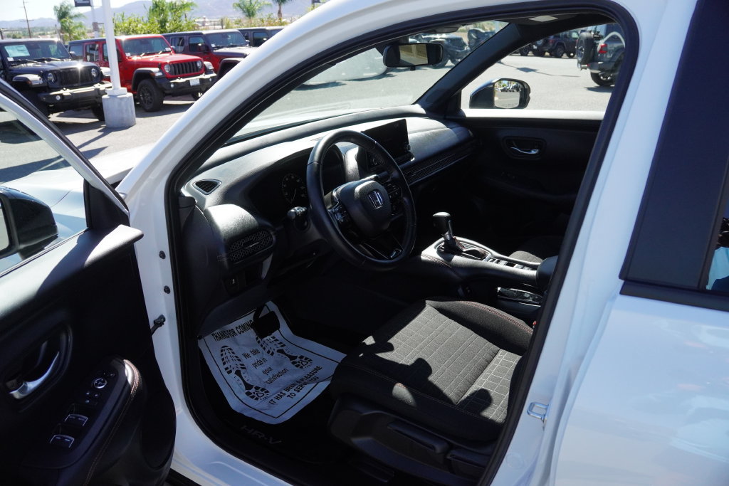 Used 2025 Honda HR-V Sport image 26