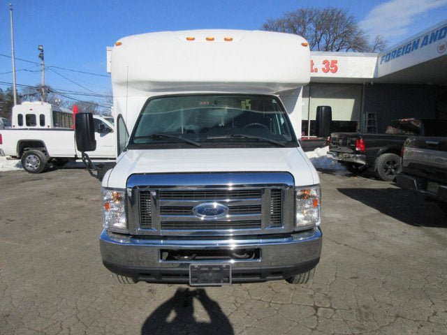 Used 2017 Ford E-350 and Econoline 350 Super Duty w/ Shuttle Bus Prep Package RWD image 29
