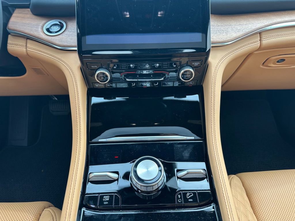 New 2025 Jeep Grand Cherokee Summit image 13