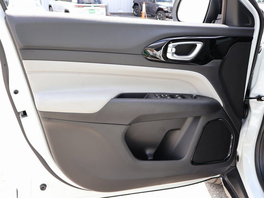 New 2026 Jeep Compass Limited AWD/4WD image 21