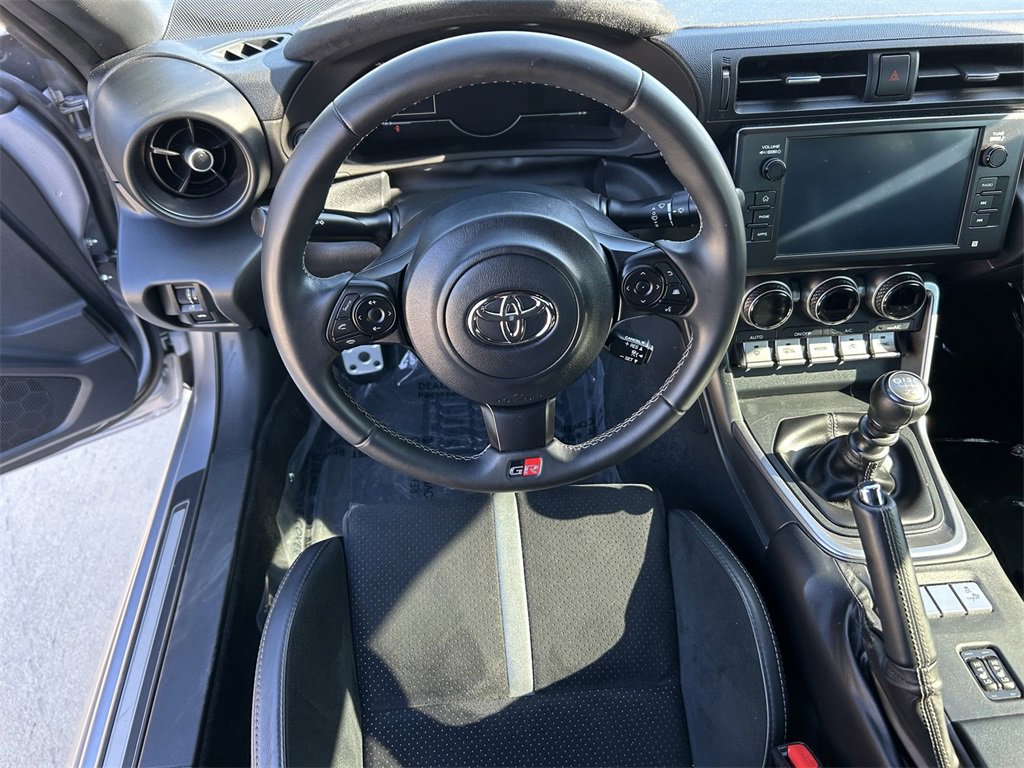 Used 2025 Toyota GR86 Premium image 13