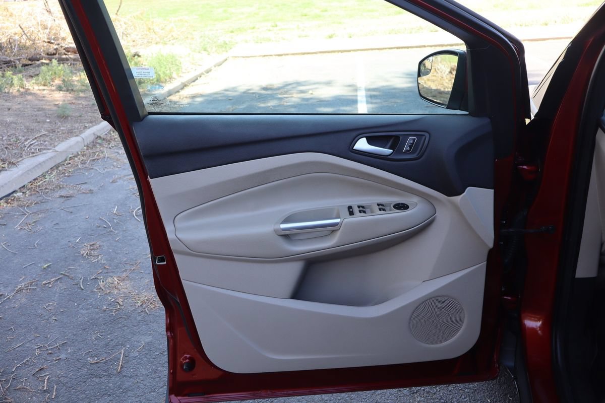 Used 2016 Ford Escape SE FWD image 23