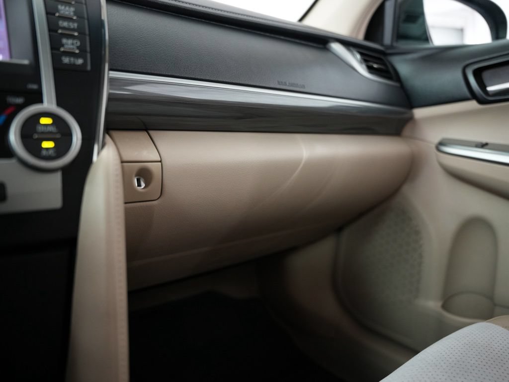 Used 2013 Toyota Camry XLE w/ Leather Pkg FWD image 50