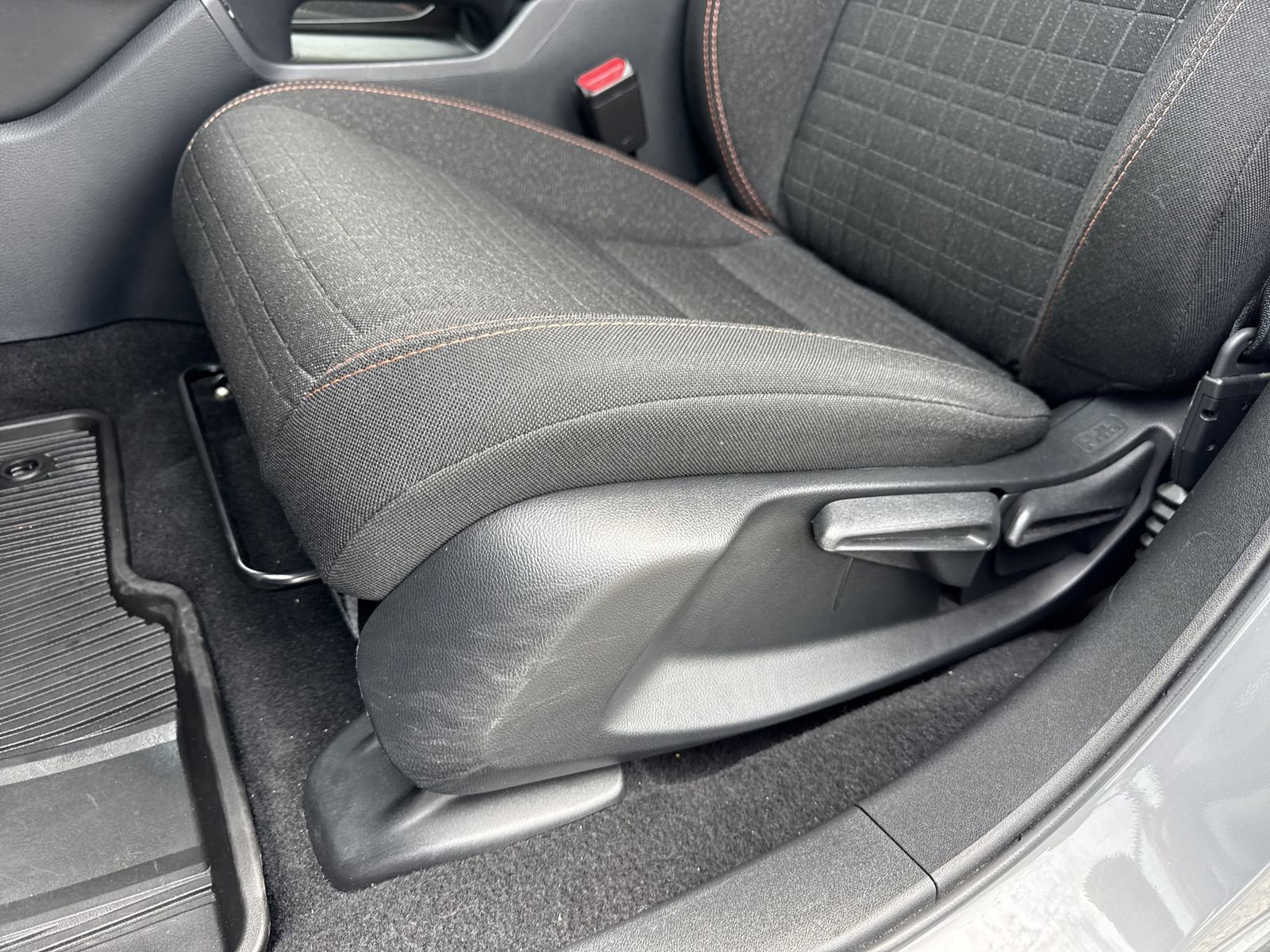 Used 2025 Honda HR-V Sport image 16
