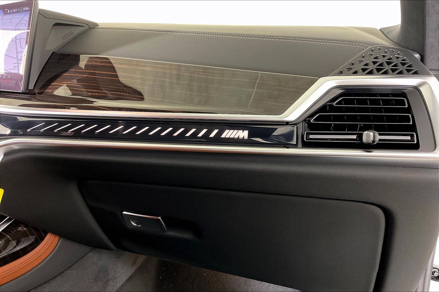 New 2027 BMW X7 M60i AWD/4WD image 18