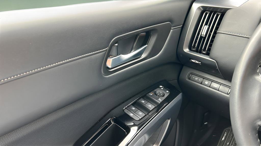 Used 2022 Nissan Pathfinder SL image 18