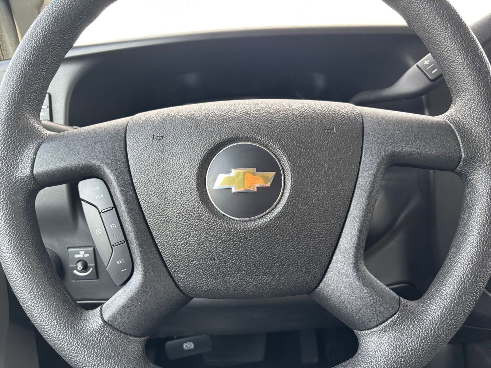 Used 2025 Chevrolet Express 3500 LT w/ LT Preferred Equipment Group image 27