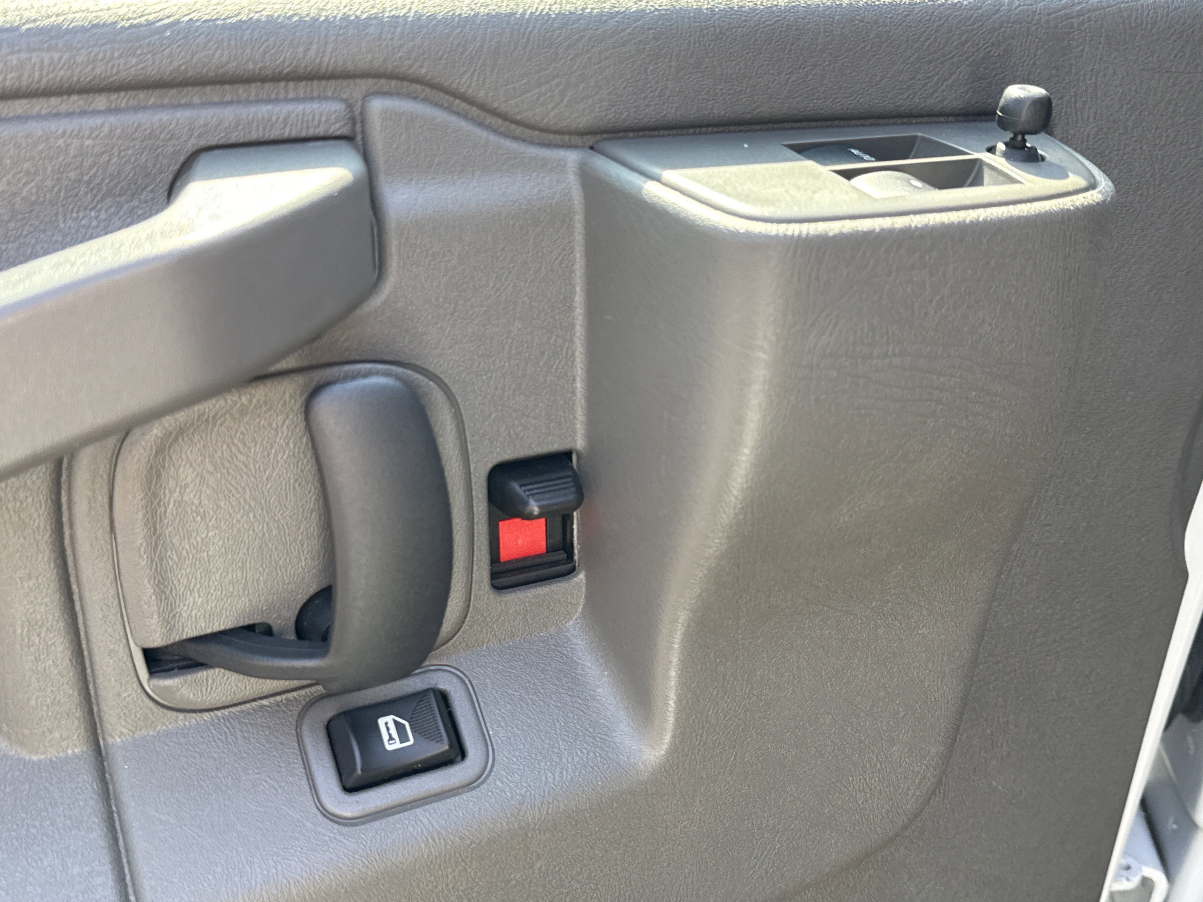 Used 2024 GMC Savana 2500 w/ Driver Convenience Package image 15