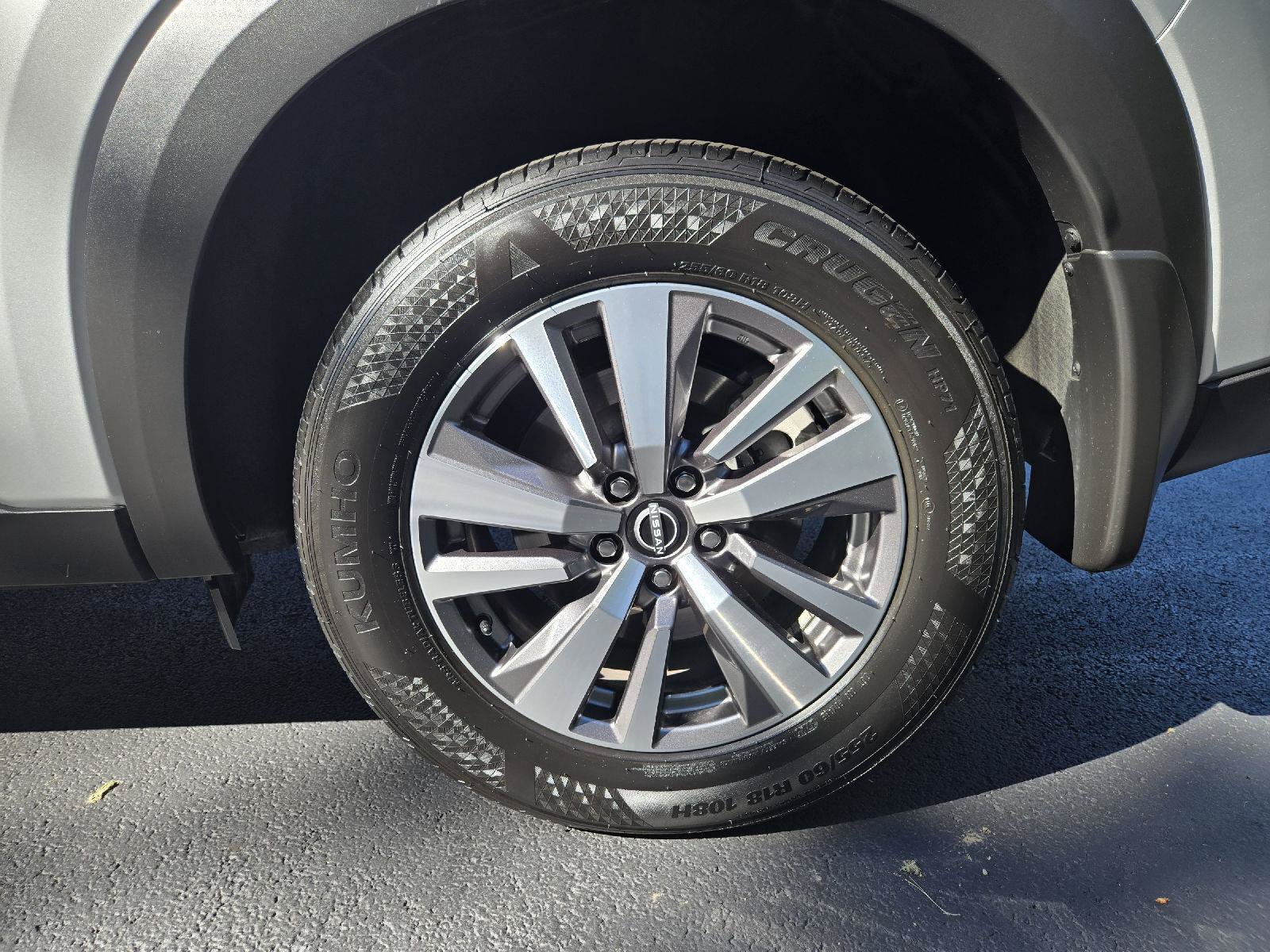 Used 2025 Nissan Pathfinder SL AWD/4WD image 11