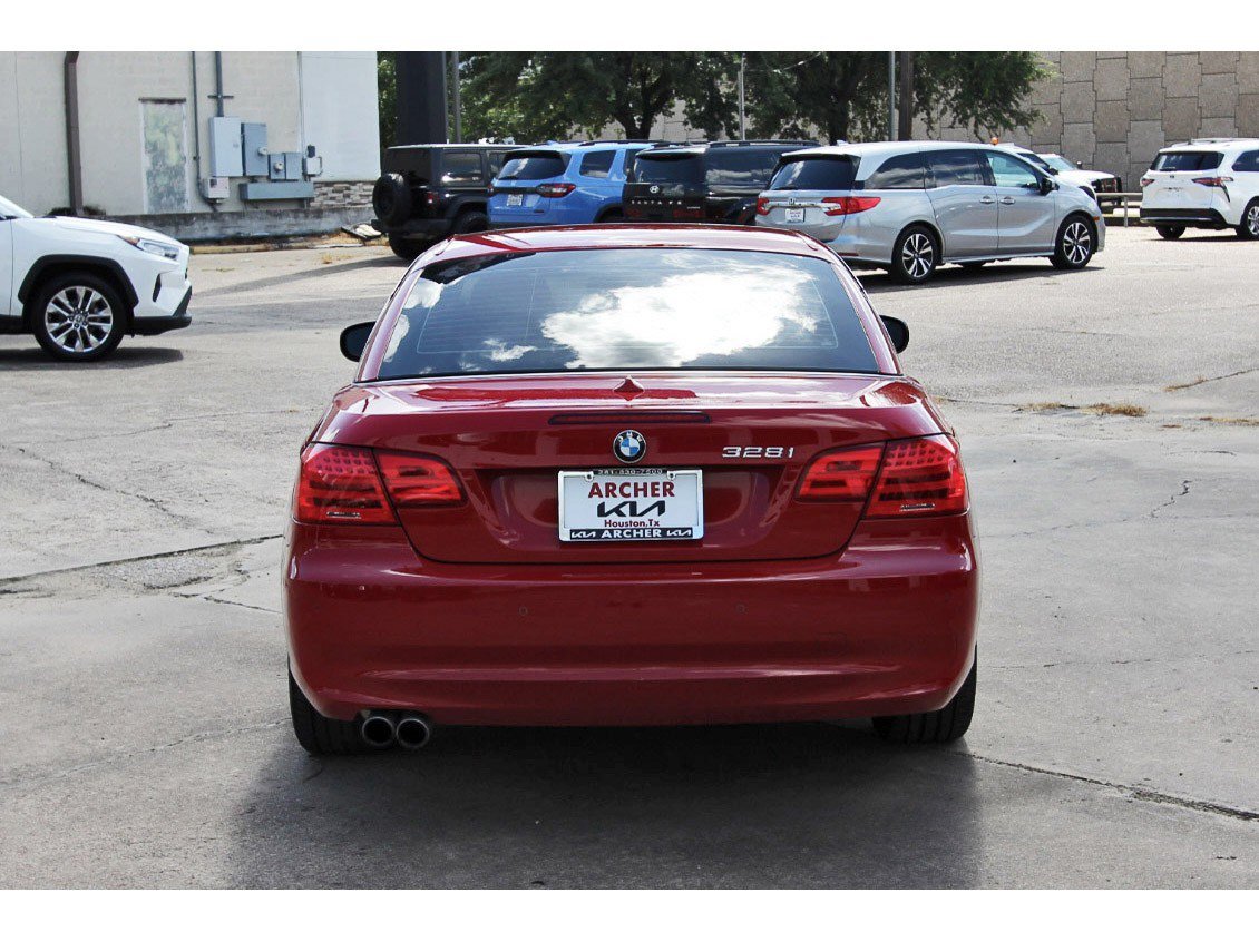 Used 2012 BMW 328i Convertible RWD image 4