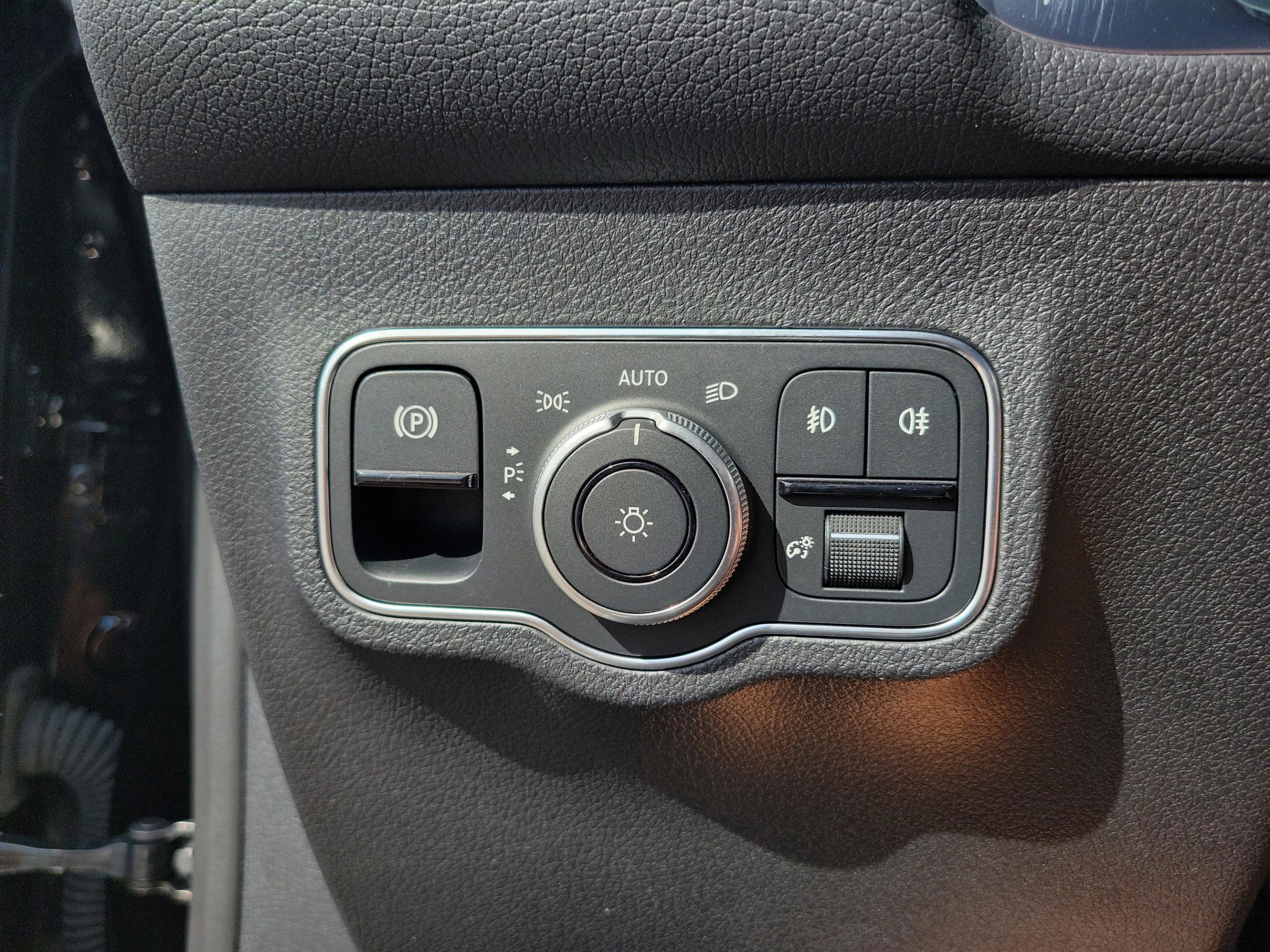 Certified 2026 Mercedes-Benz GLB 250 image 25