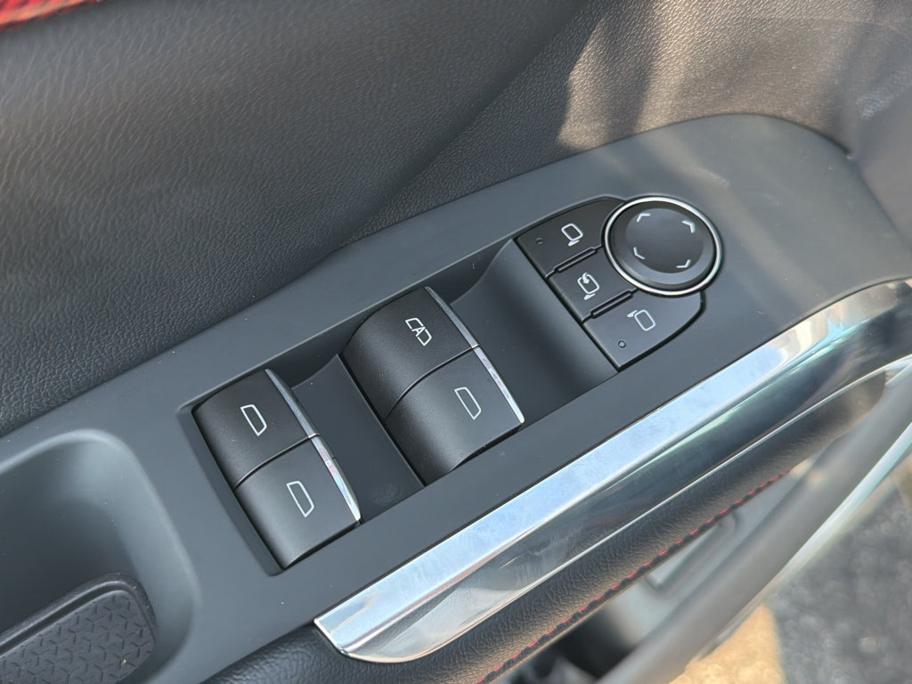 New 2026 Chevrolet Traverse RS w/ LPO, Floor Liner Package AWD/4WD image 12